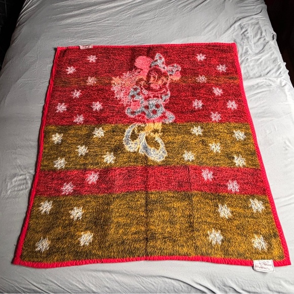 Vintage Biederlack of America Minnie Mouse Red and White Blanket with Pocket - Picture 8 of 10